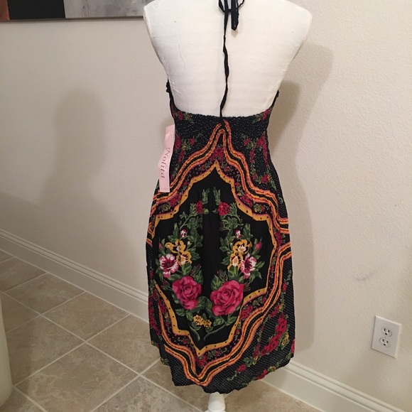 Black Haltered dress - Picture 3 of 4
